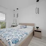 Stylowy Blisko Manufaktury Balkon & Klimatyzacja By Renters *