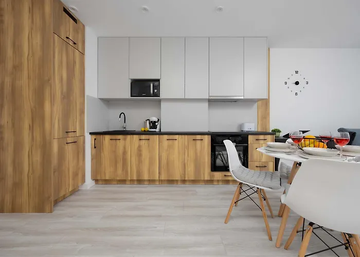 Stylowy Blisko Manufaktury Balkon & Klimatyzacja By Renters *